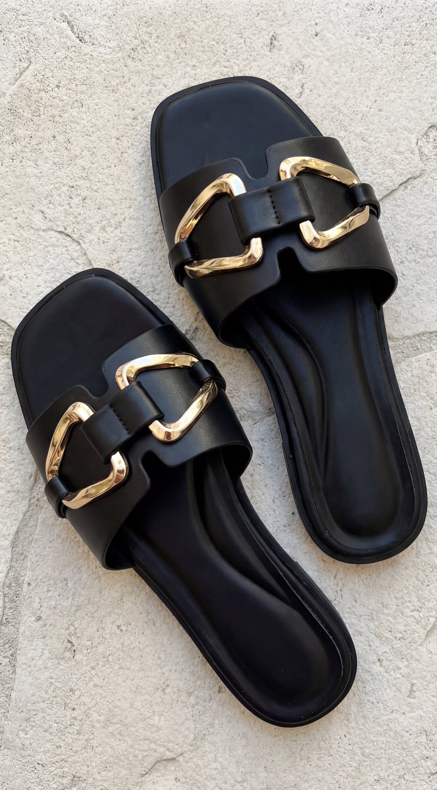 Ellis Flat Sandals - Black