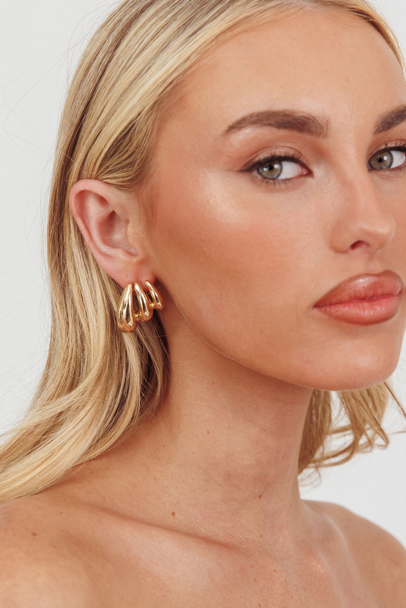 Lilly Ridged Earrings Gold