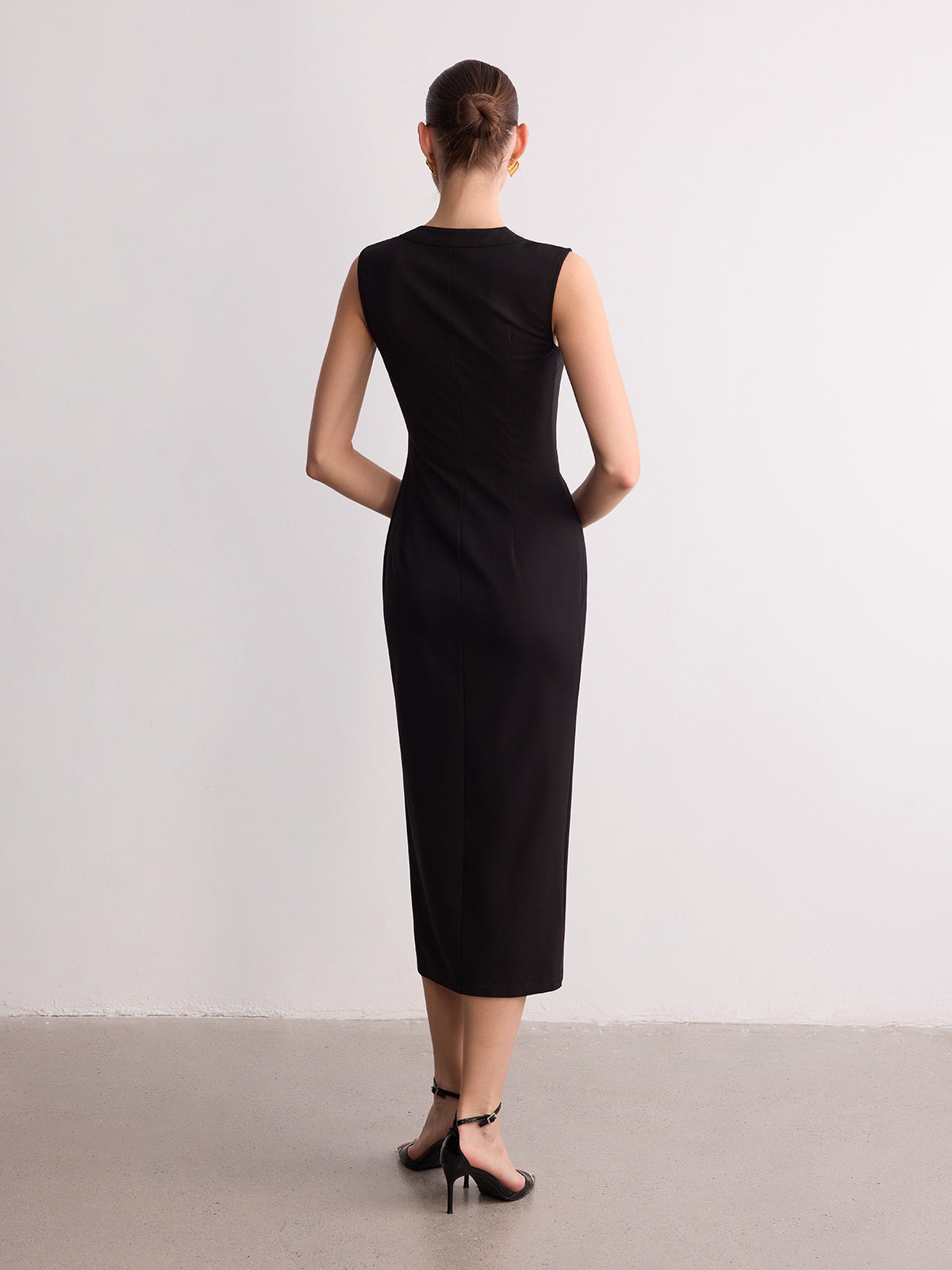 Sleeveless V-Neck Ruched Button-Front Midi Dress