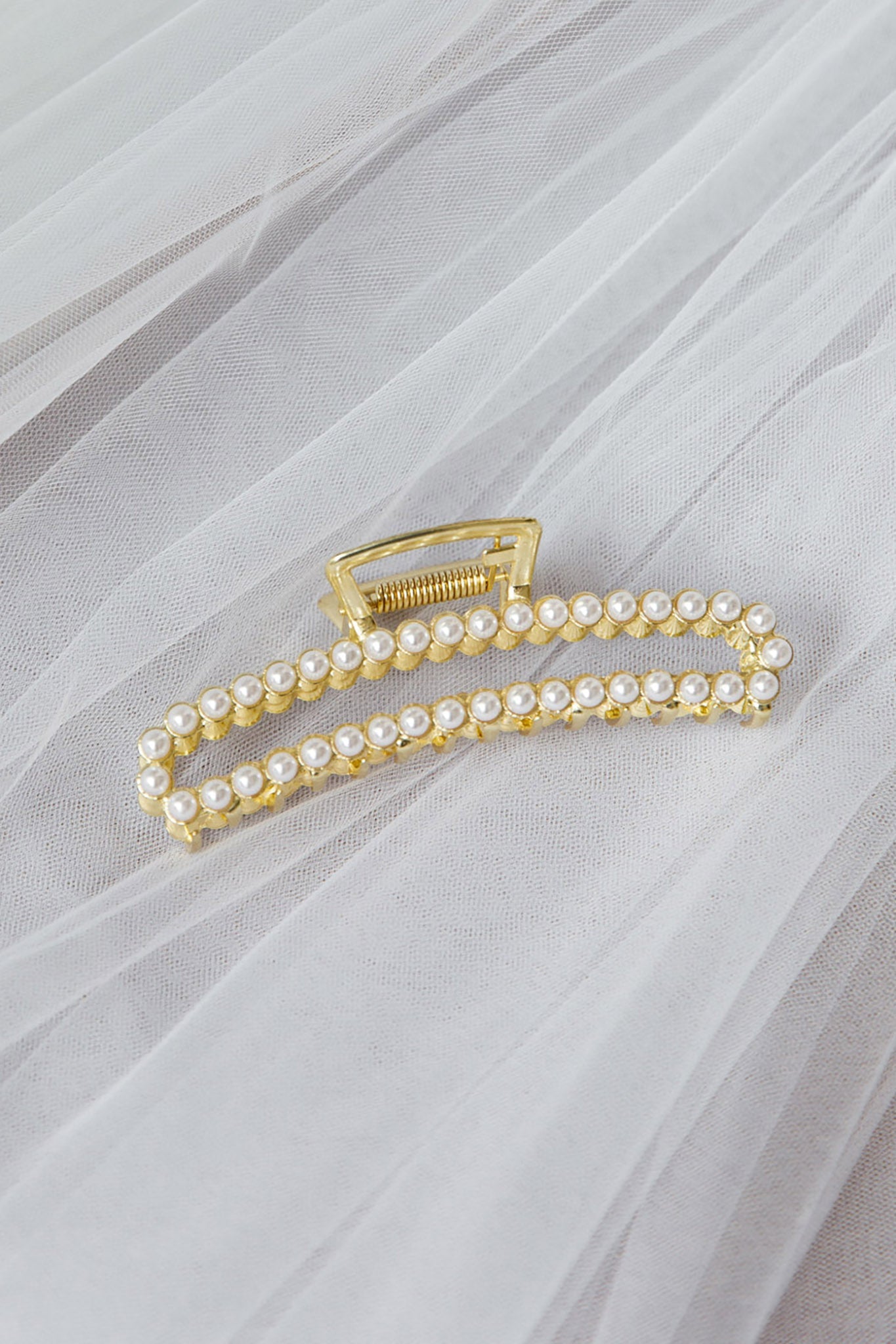 Ellie Pearl Square Claw Gold
