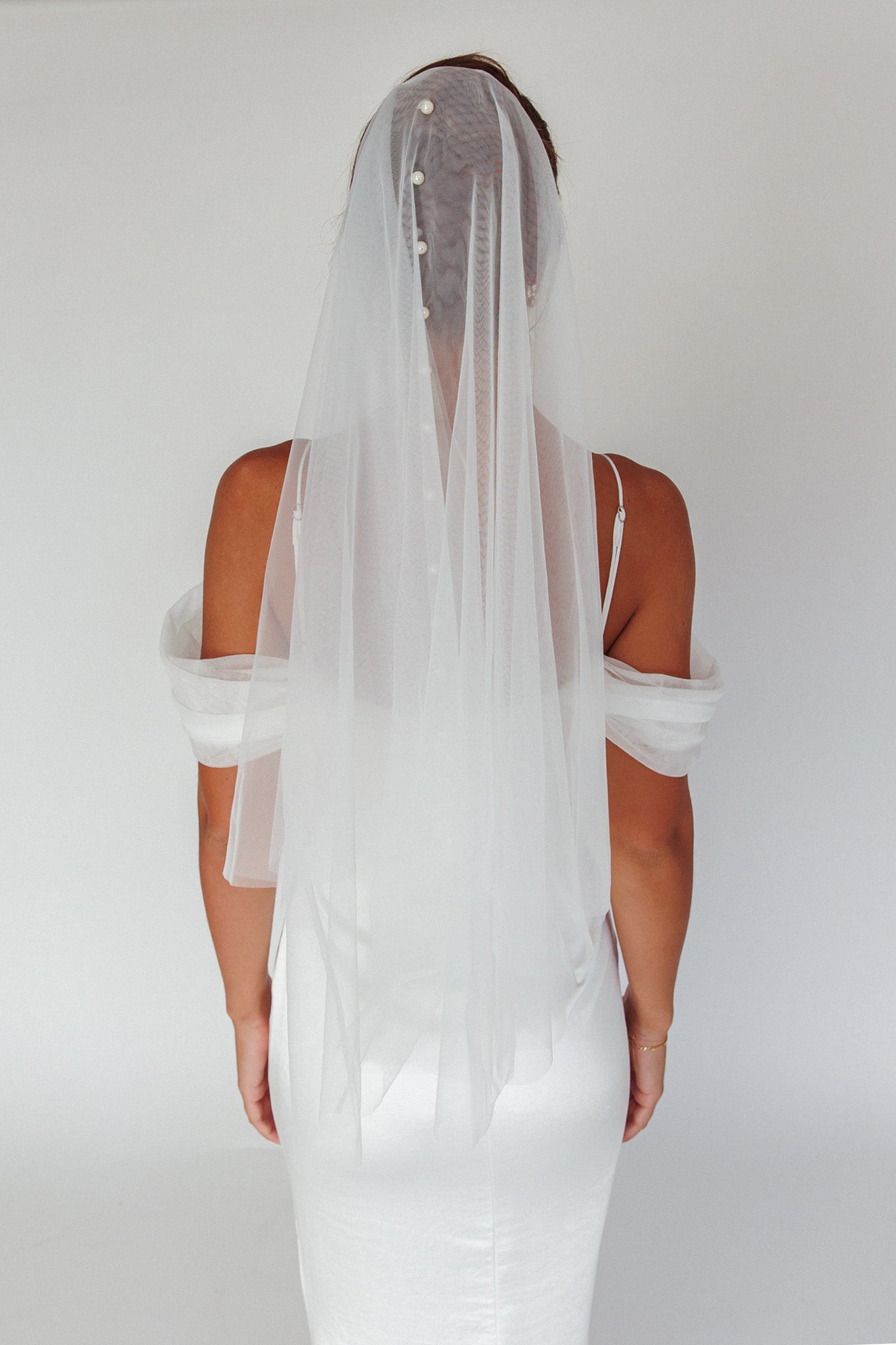 Marina Pearl Accent Veil White