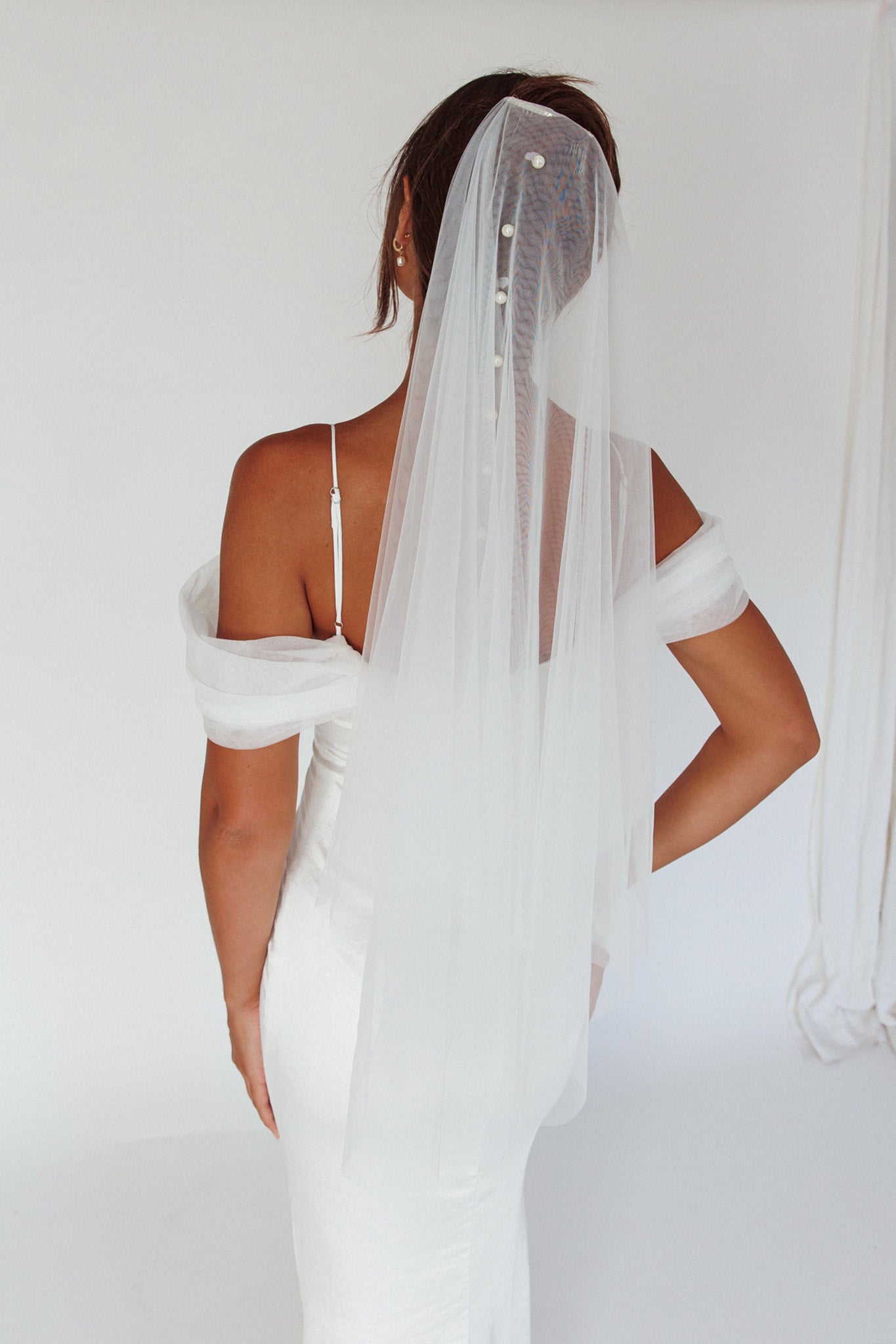 Marina Pearl Accent Veil White