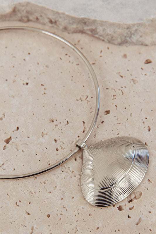 Zuma Shell Pendant Choker Necklace Dark Silver