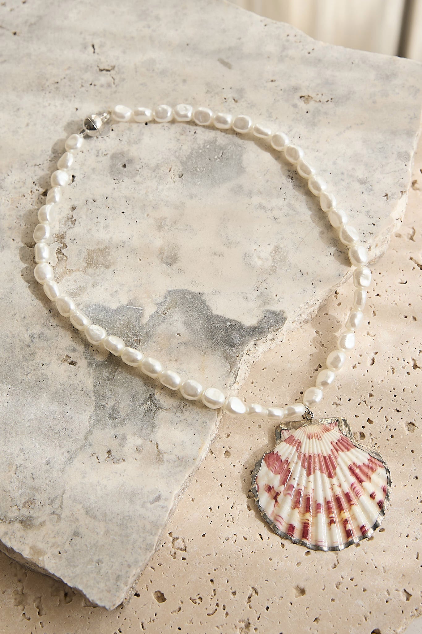 Merita Shell Pendant Pearl Necklace Pink Shell